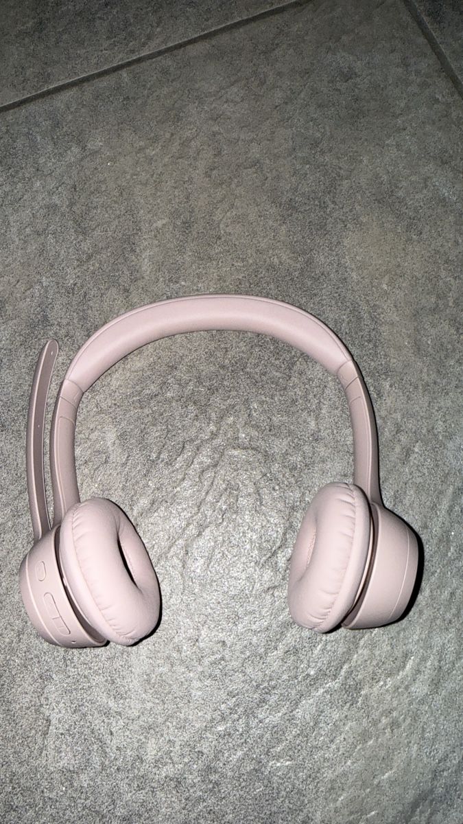 Logitech Kopfhörer: Casque sans fil Logitech rose avec micro intégré – Neu (gemäss Beschreibung) aus Belmont-Lausanne von Michelle_Srdr_ 2