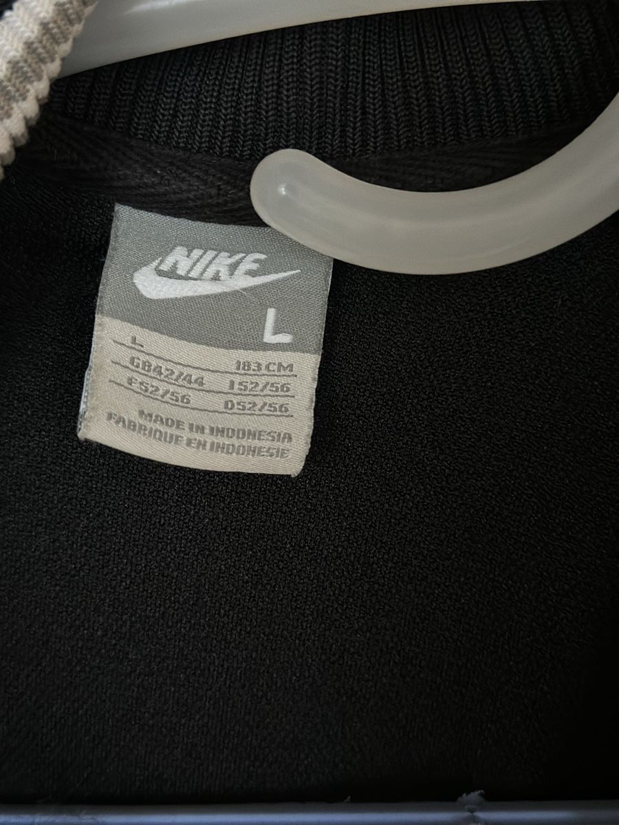 Nike Giacche: Nike Champion Jacke Vintage – Usato da Kriens venduto da Ileriadiamore 2