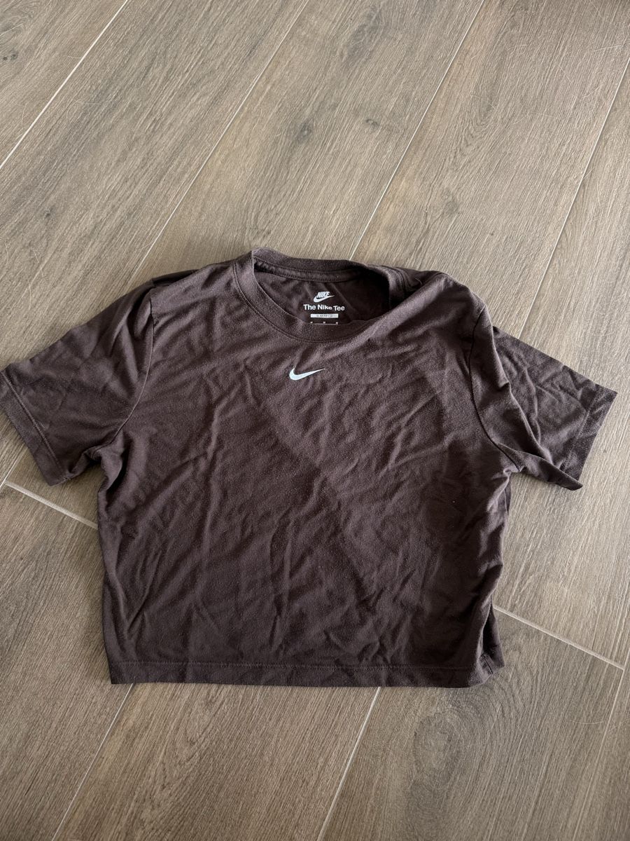 Nike Tops: Nike cropped top  – Gebraucht aus Zürich von Bellinka23
