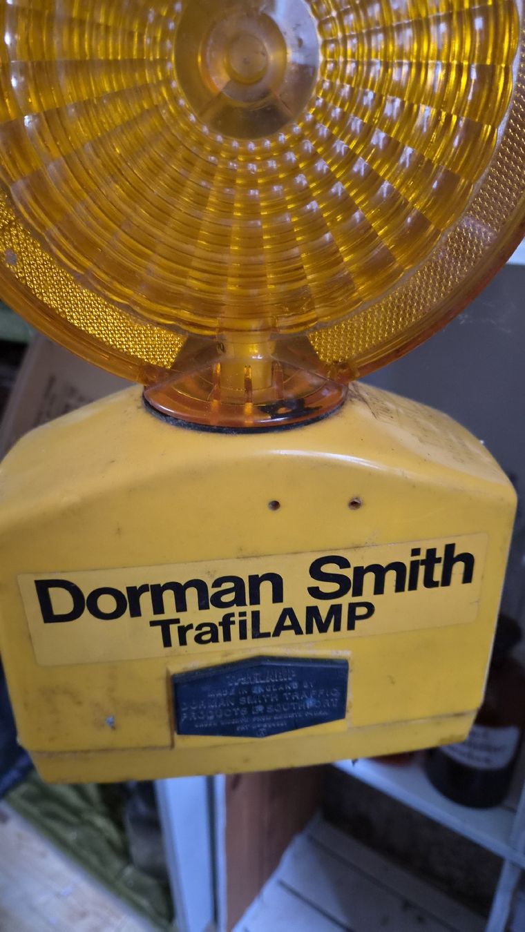 Lampade: Warnleuchte Dorman Smith TrafiLAMP gelb England  – Usato da Kölliken venduto da MissesBossTop1 1