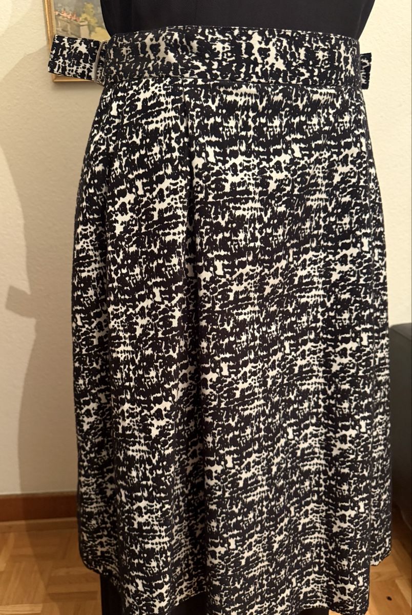 H&M Röcke: Jupe H&M – Neu (gemäss Beschreibung) aus Neuchâtel von ass_gdc7 3