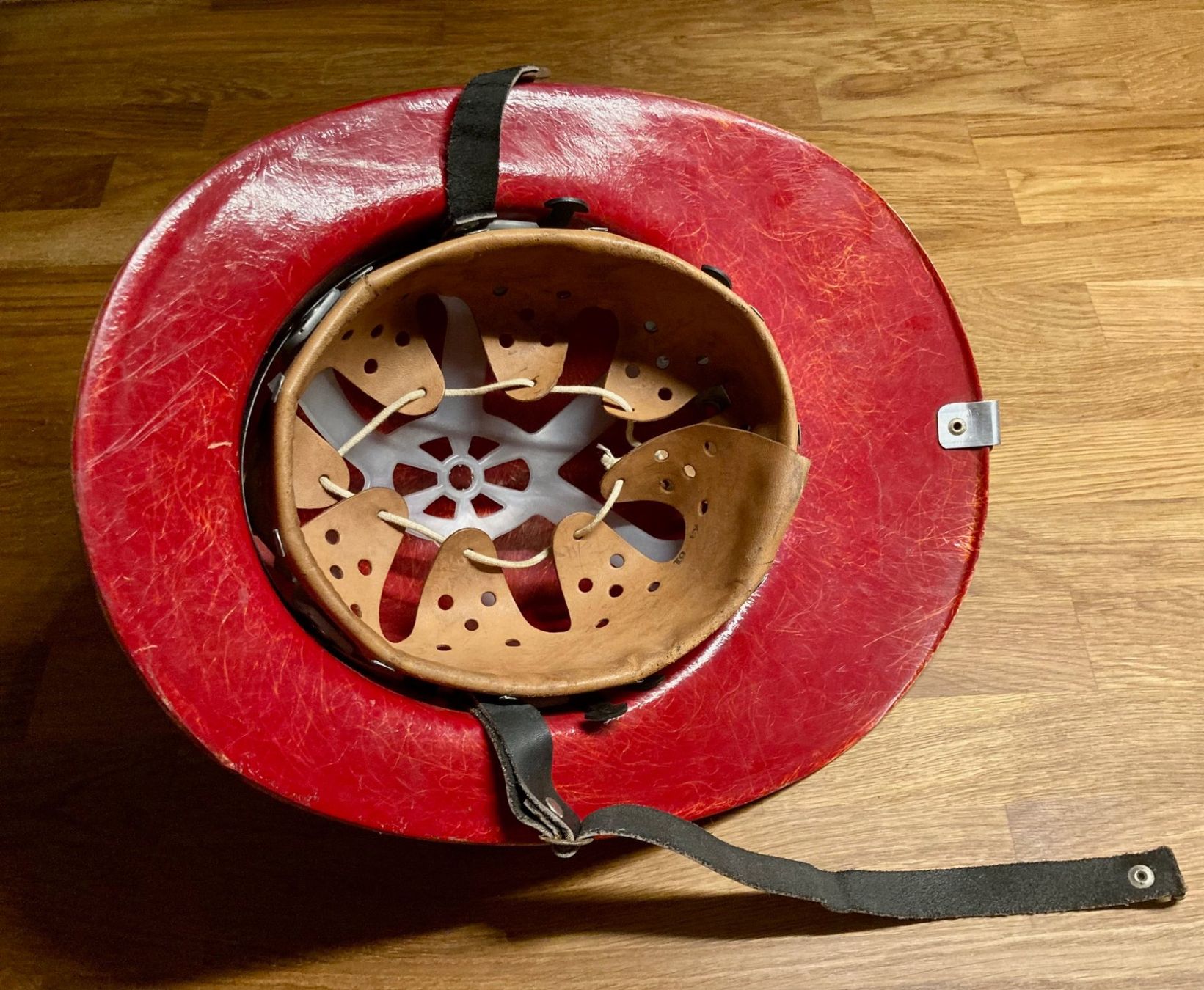 Feuerwehr: Feuerwehrhelm – Gebraucht aus Kriens von heleneb02 3