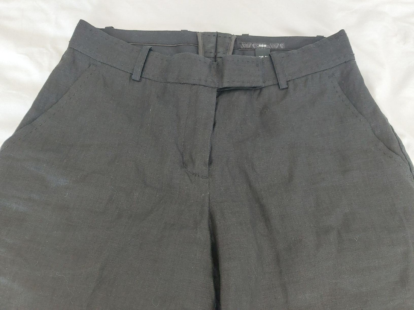 H&M Pantaloni: Bermuda Hose Leinen, Schwarz Gr. 36 – Usato da Thun venduto da Alexanna 1