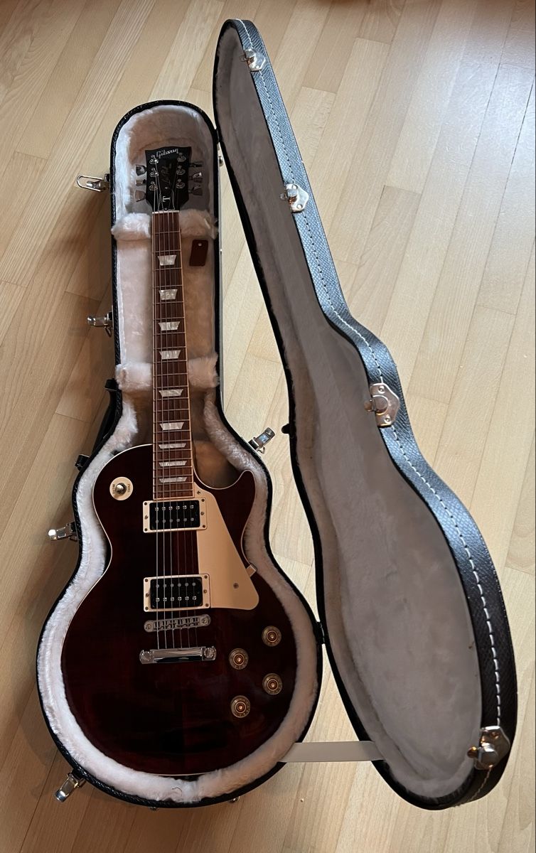 Gibson Strumenti musicali: Gibson Les Paul E-Gitarre Tribute T wine red – Nuovo (secondo la descrizione) da St.Gallen venduto da A9000