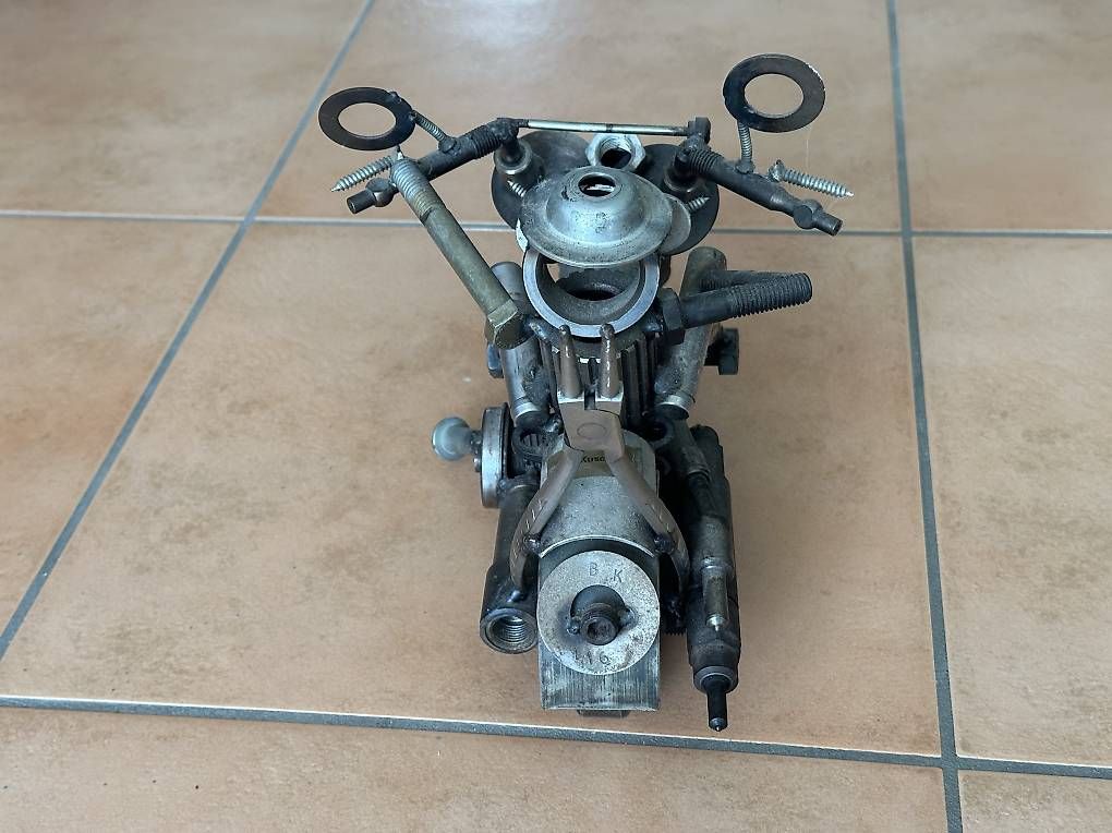 Modellbausätze & Standmodelle: Recycle Art Motorrad  – Gebraucht aus Schaffhausen von Coolhand 3
