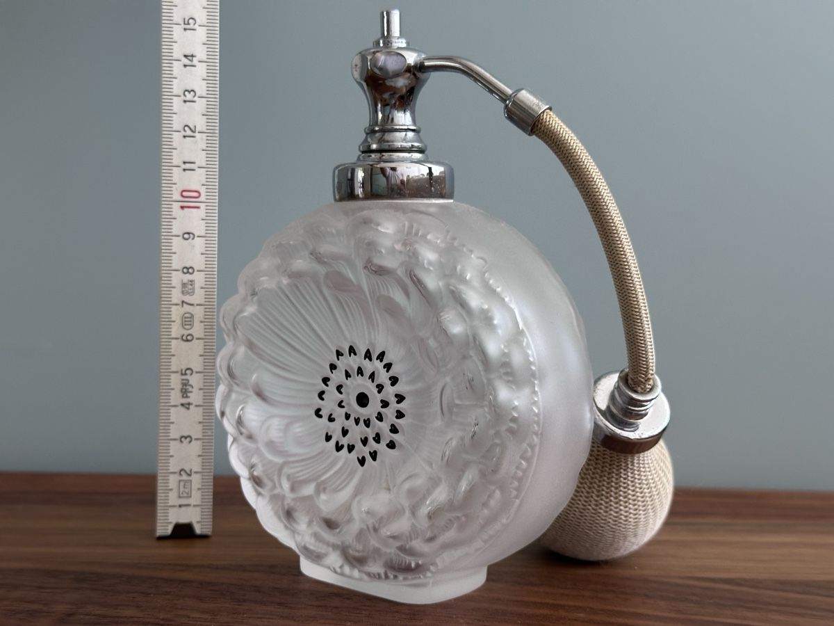 Lalique Flaconi: Lalique Perfume Bottle – Difettoso da Zürich venduto da Ddechkovd 5