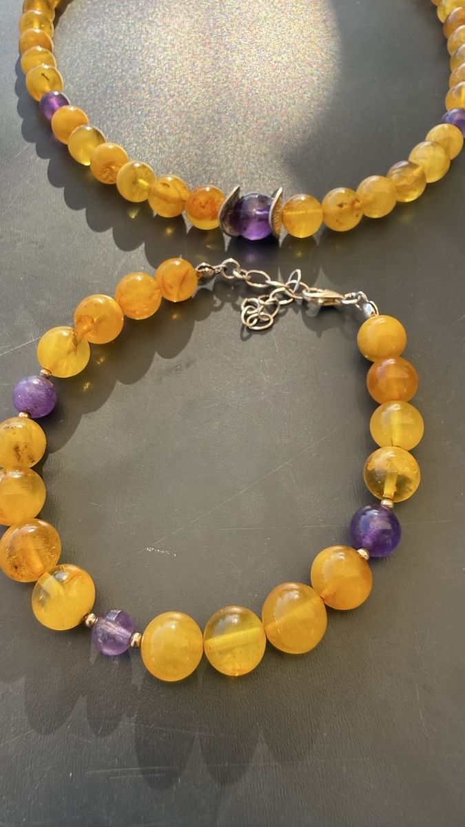 Catenine: Helle Bernsteinkette mit Amethysten, plus Armband – Nuovo e nell'imballaggio originale da Ebikon venduto da Leonidas2 7