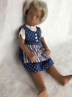 Grosse Sasha Puppe mit Tracht aus der Zeit