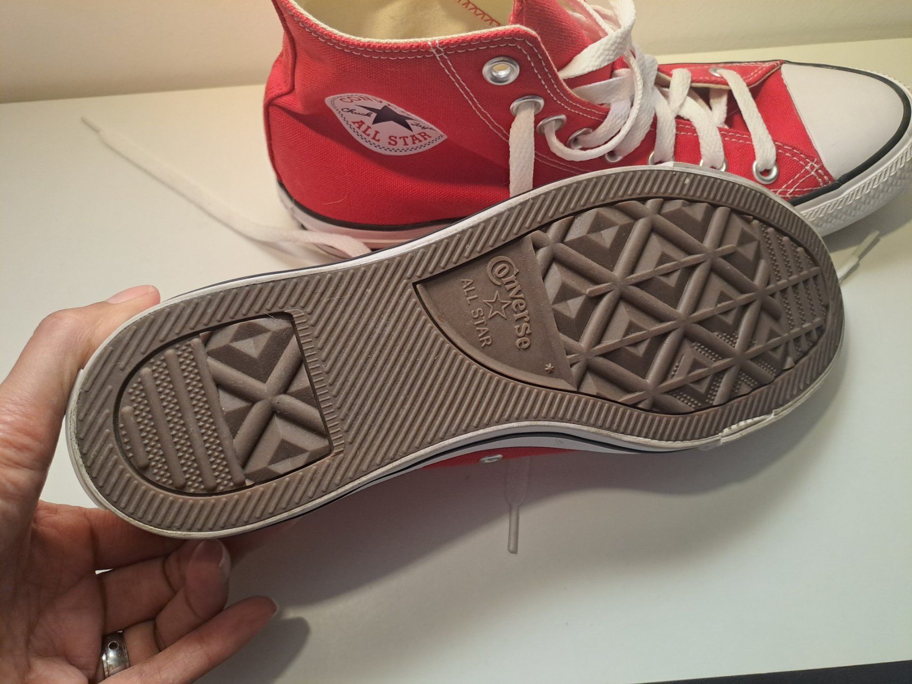 Converse Herrenschuhe: Converse, rot, Grösse 40 – Gebraucht aus Effretikon von mjumju 2