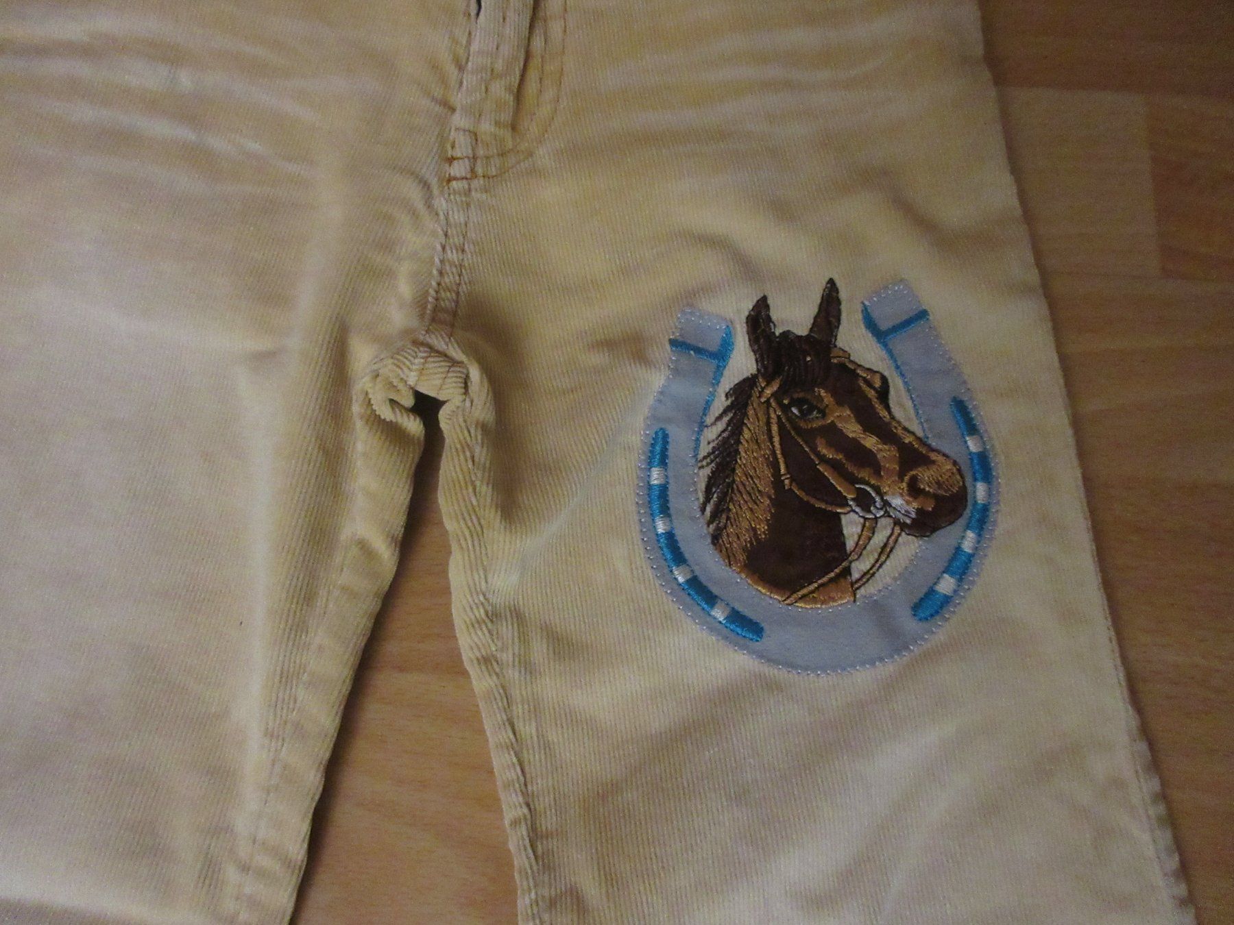 Pantaloni: Cordhose beige Grösse 122 – Usato da Kaisten venduto da renault015 2