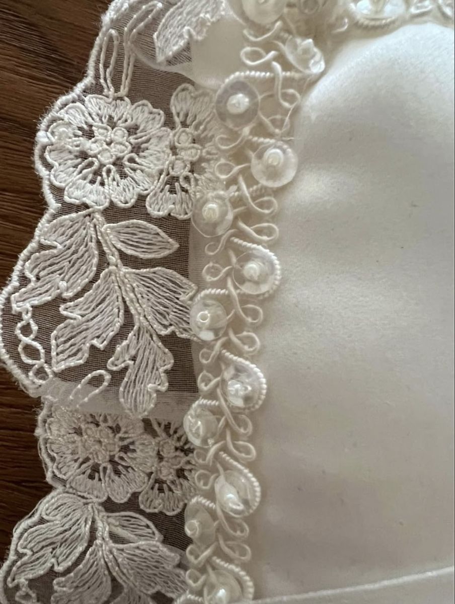 Kissen: Romantisches Ringkissen Hochzeit Spitze Perlen – Gebraucht aus Luzern von suhamadlun 1