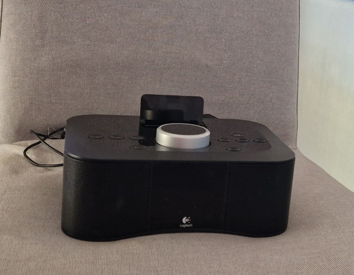 Logitech Radios: Logitech Clock Radio Dock S400i - Sveglia con Apple-Dock – Gebraucht aus Gordola von lul_g86d