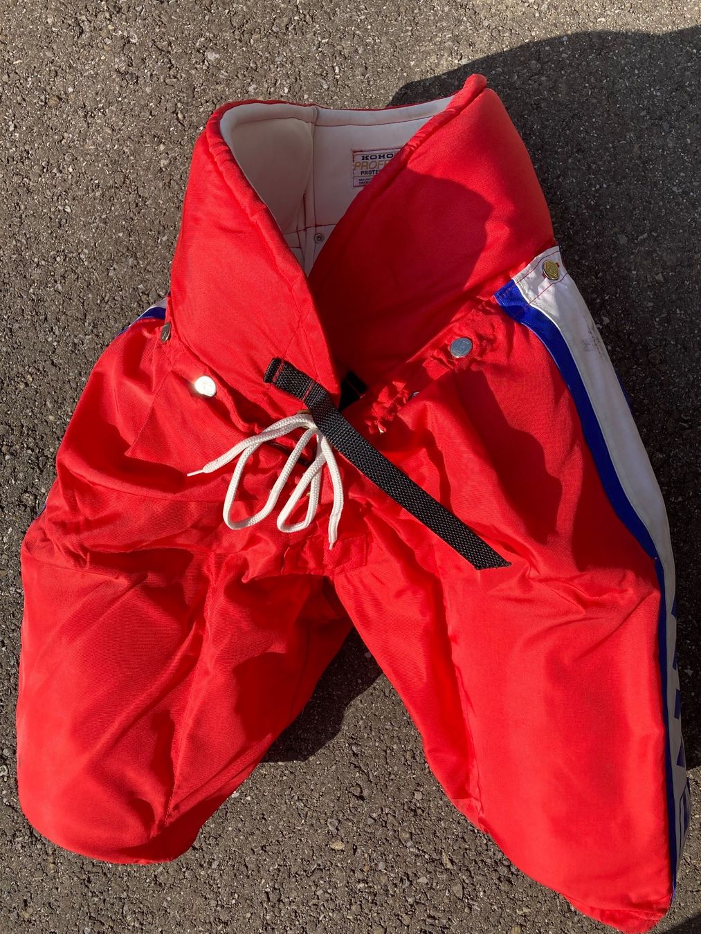 Schutz & Schoner: Eishockeyausrüstung mit Tasche – Gebraucht aus Belp von Siruz 3