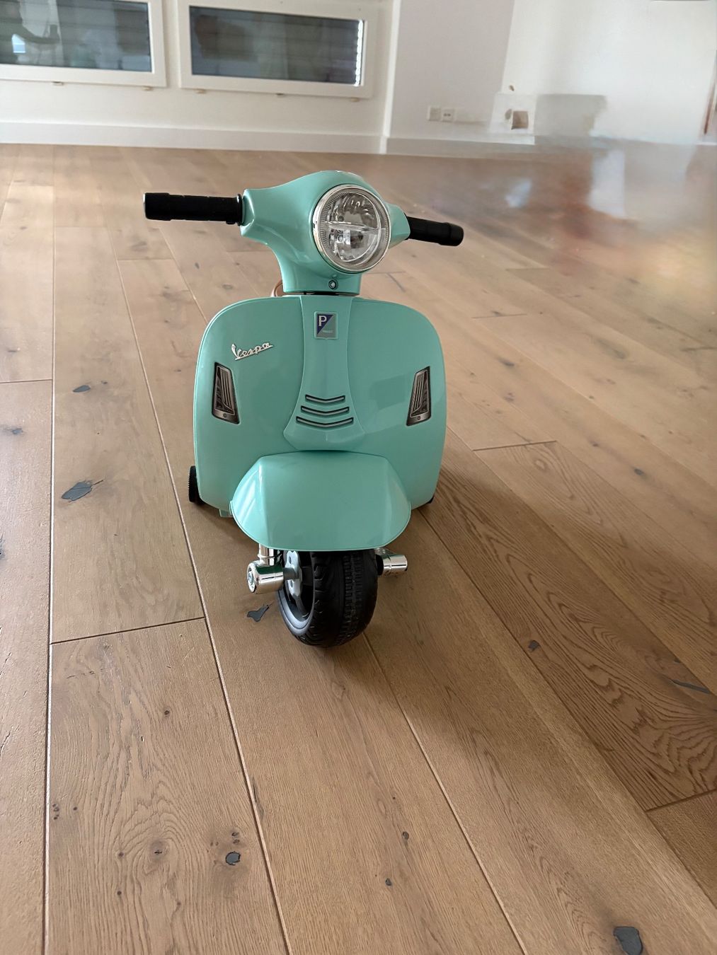 Vespa Véhicules pour enfants: Kinder-Vespa mintgrün – D'occasion à Erlenbach ZH par elena82
