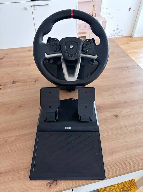 Controller: HORI Racing Wheel Overdrive  – Usato da Neuhausen Am Rheinfall venduto da N4vii91