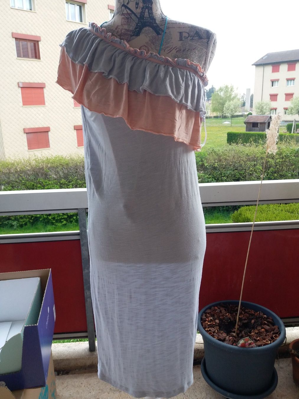 Kleider: Kleid legend – Gebraucht aus Marin-Epagnier von Natasa82 1