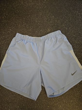 Nike Laufshorts Dri-Fit Grösse XL hellblau 
