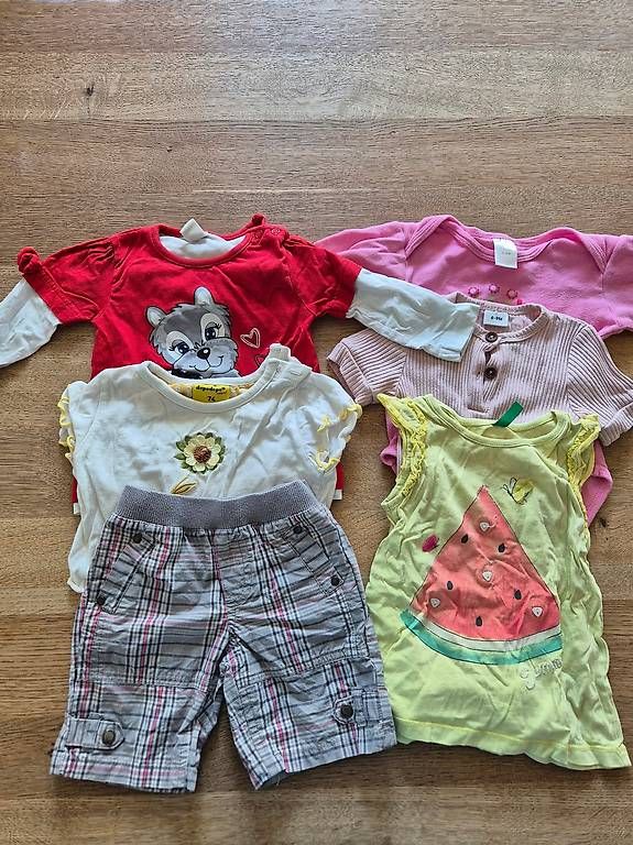 Lotti & Set di vestiti: 6-teiliges Mädchen-Set Grösse 74 – Usato da Marthalen venduto da momoka80