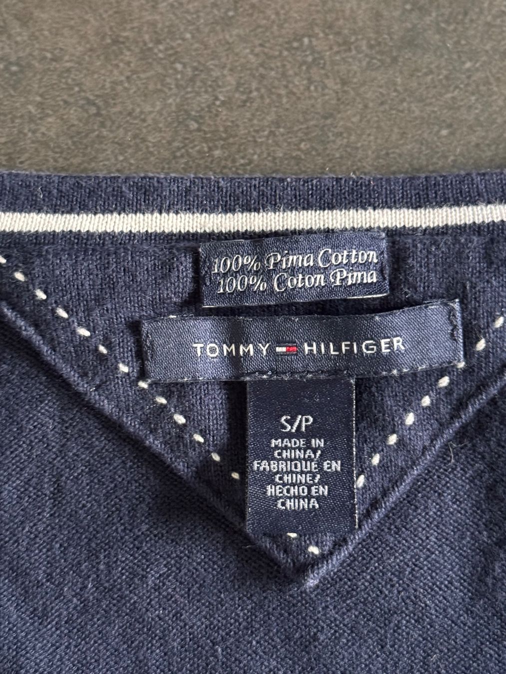 Tommy Hilfiger Maglioni & Felpe: Schöner Tommy Hilfiger Pullover dunkelblau gepunktet – Usato da Rothrist venduto da Fondgruebe 4