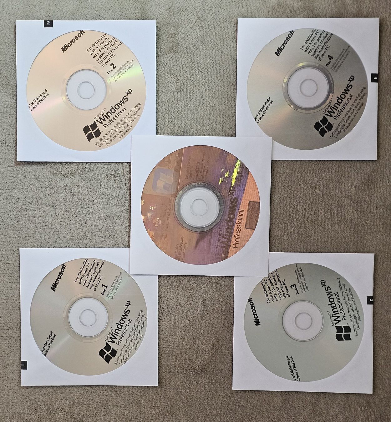 Microsoft Software: Microsoft Windows XP Professional SP2 mit MUI Pack (5 CDs) – Nuovo e nell'imballaggio originale da Lausanne venduto da ale_6c5g 2