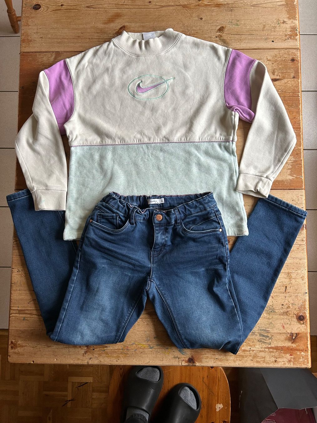 Nike Lotti & Set di vestiti: Nike Pullover, Top Zustand & Jeans von Name it, Gr. 152 – Usato da Vernier venduto da Melone74