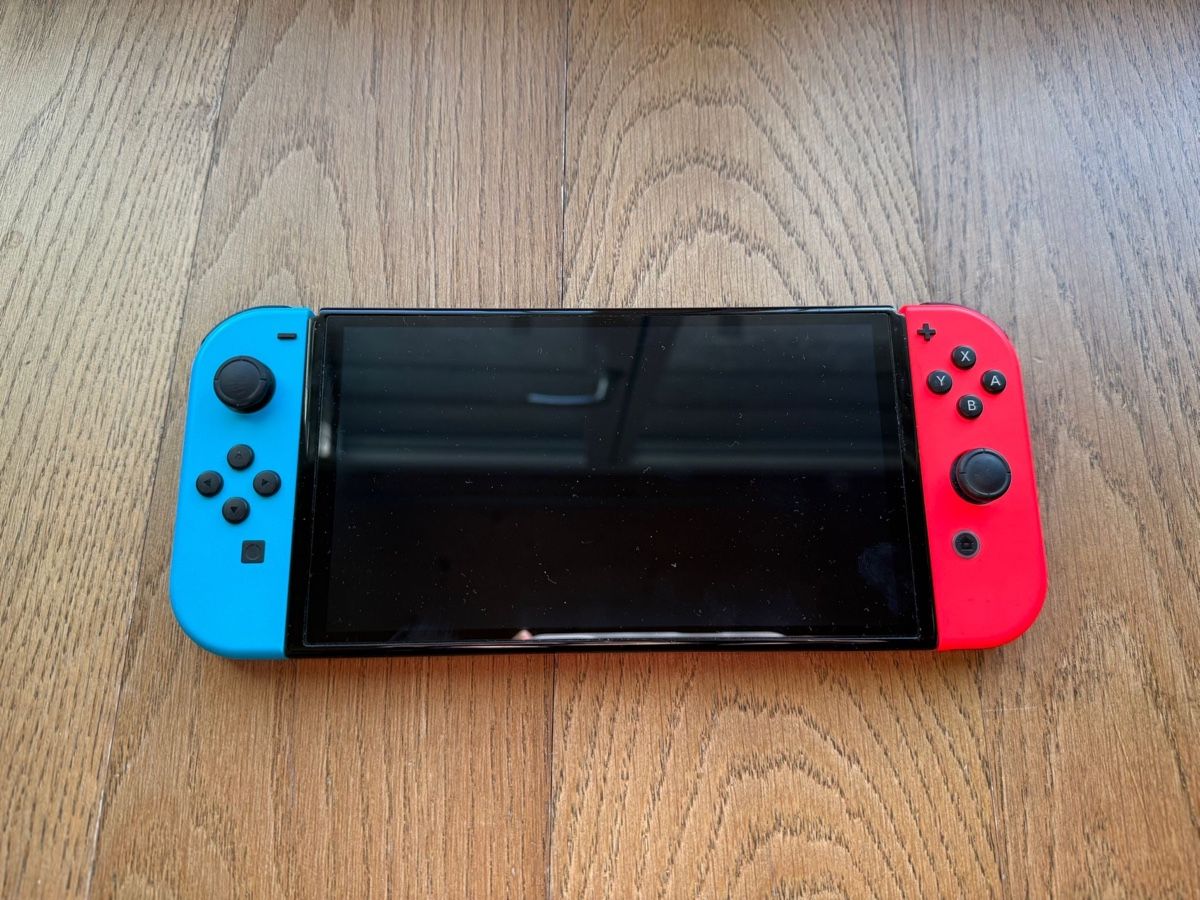 Nintendo Konsolen: Nintendo Switch OLED Konsole / guter Zustand – Gebraucht aus Läufelfingen von Seraphim13 2