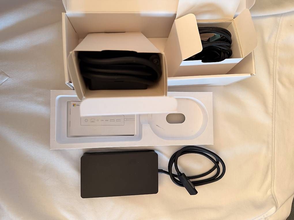 Microsoft Docking station: Microsoft Surface Docking-Station – Usato da Volketswil venduto da sissidrake 2