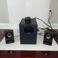 Logitech Z533 2.1 PC-Lautsprecher mit Subwoofer, 120 W Spitz