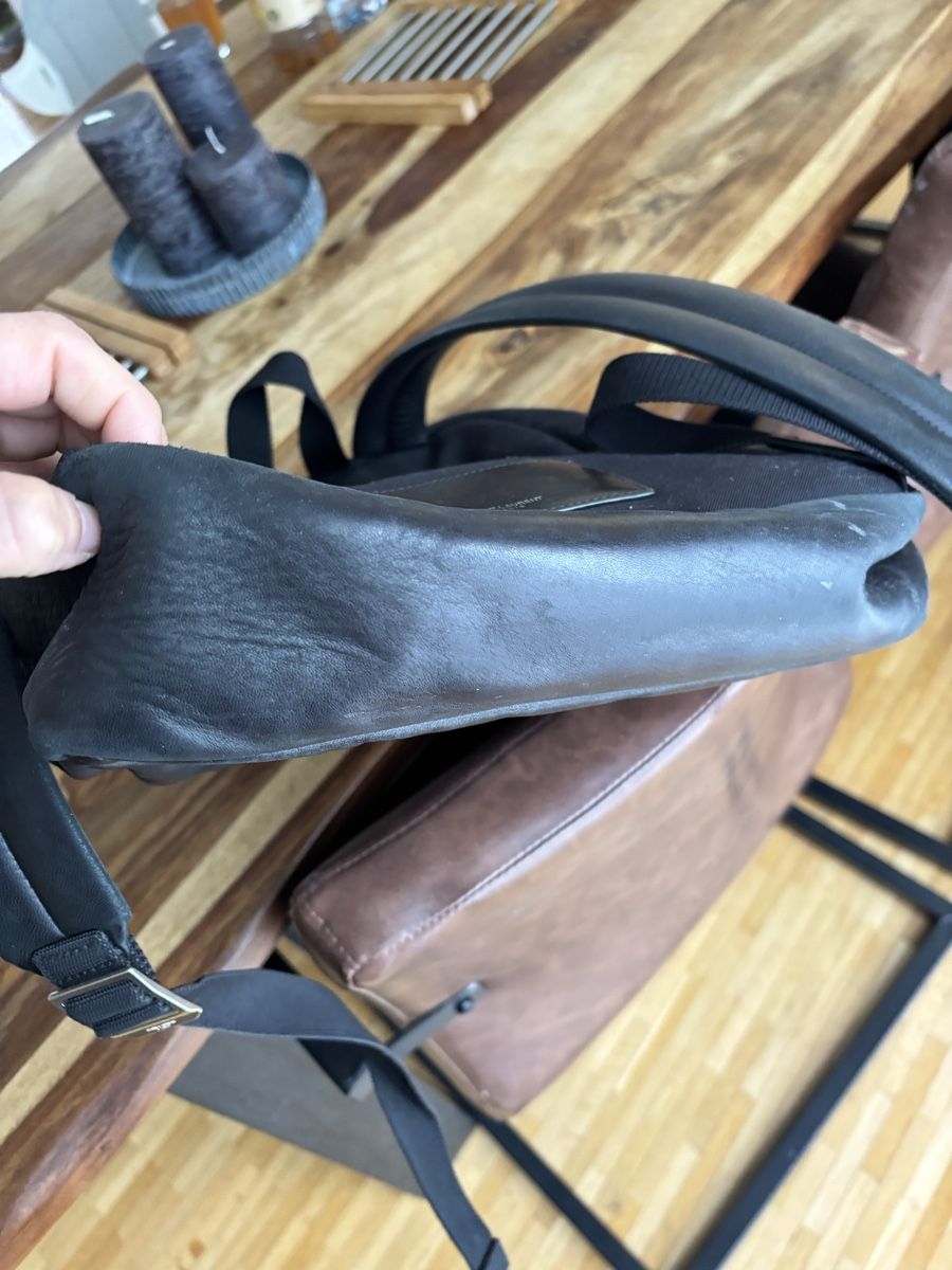 Saint Laurent Zaini: Saint Laurent City Canvas & Leather Laptop Backpack – Usato da St. Gallen venduto da heartbug 4
