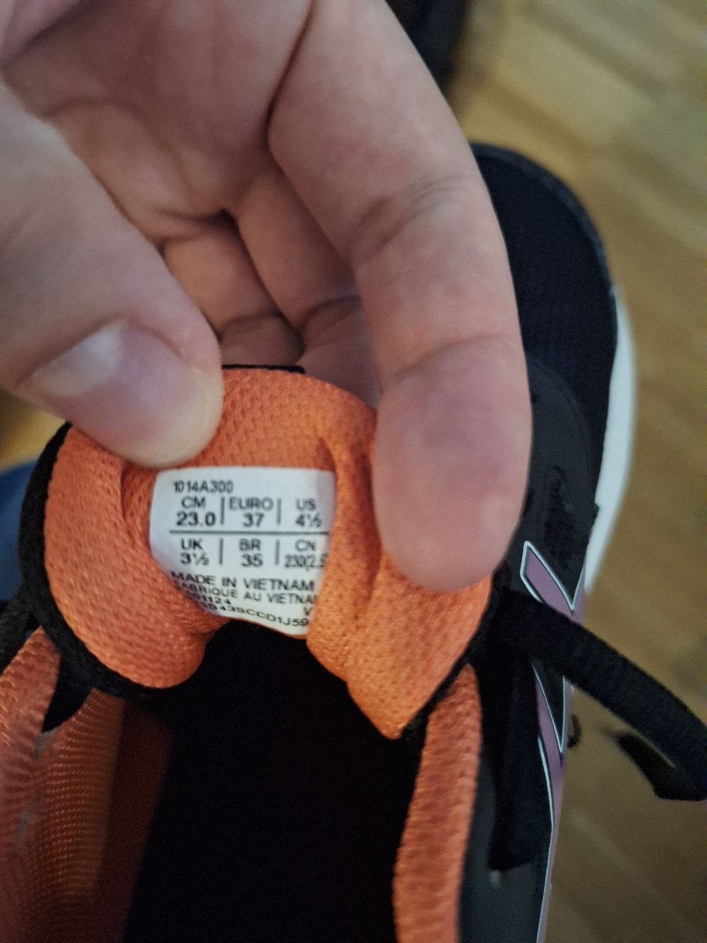 Asics Schuhe für Mädchen: Asics Laufschuhe Grösse 37 – Gebraucht aus Riehen von Mamestra 4