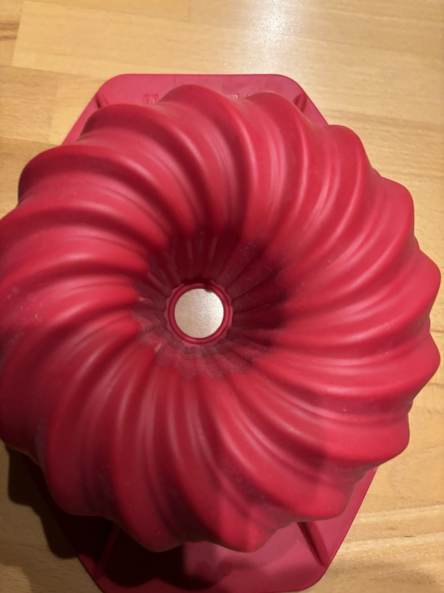 Kaiser Teglie da forno: Silikon Backform Gugelhopfform – Usato da Lauwil venduto da Turbo-Schnecke