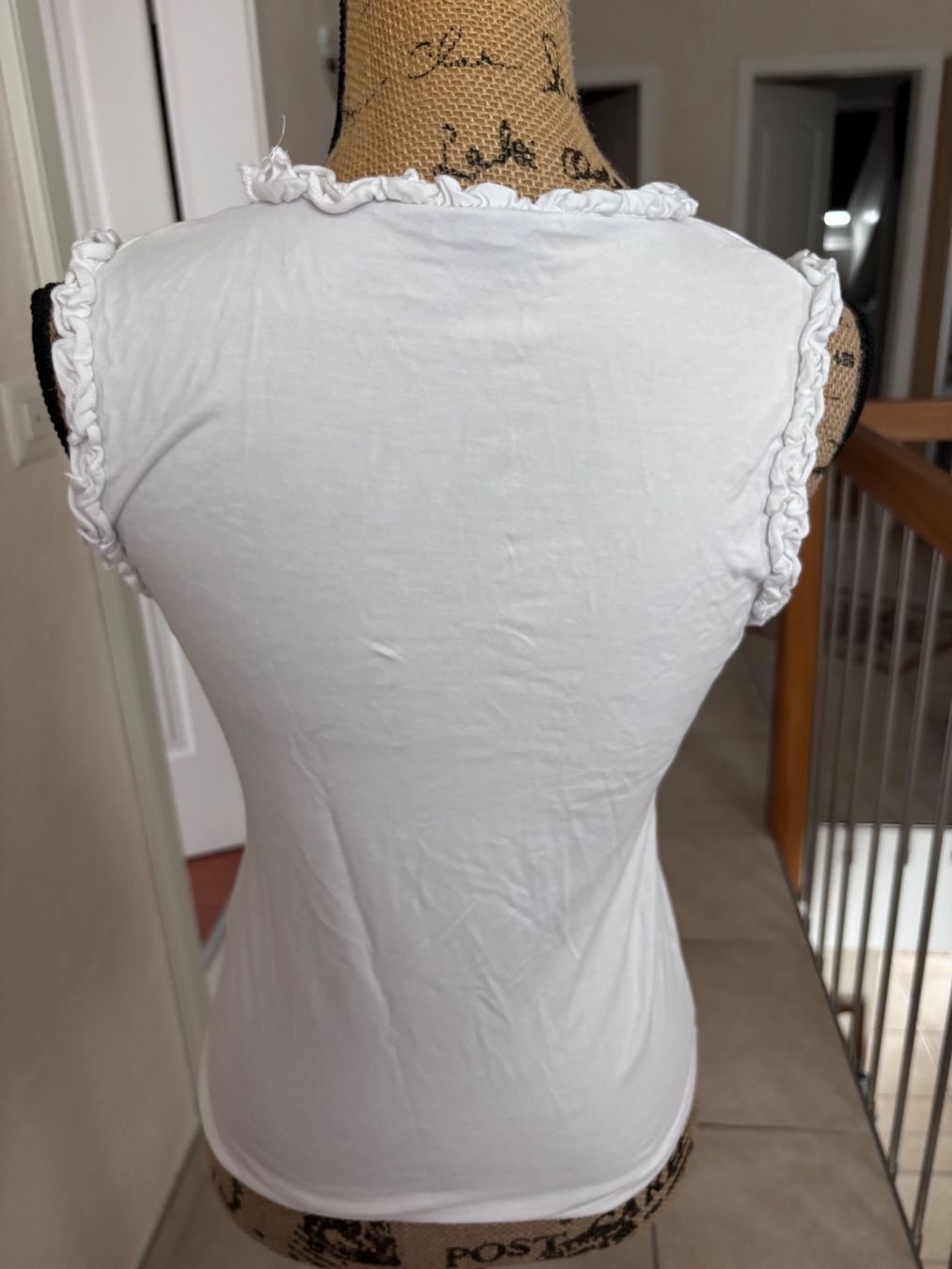 T-Shirts: Süsses Shirt weiss ca. M – Gebraucht aus Balsthal von Uroby 3