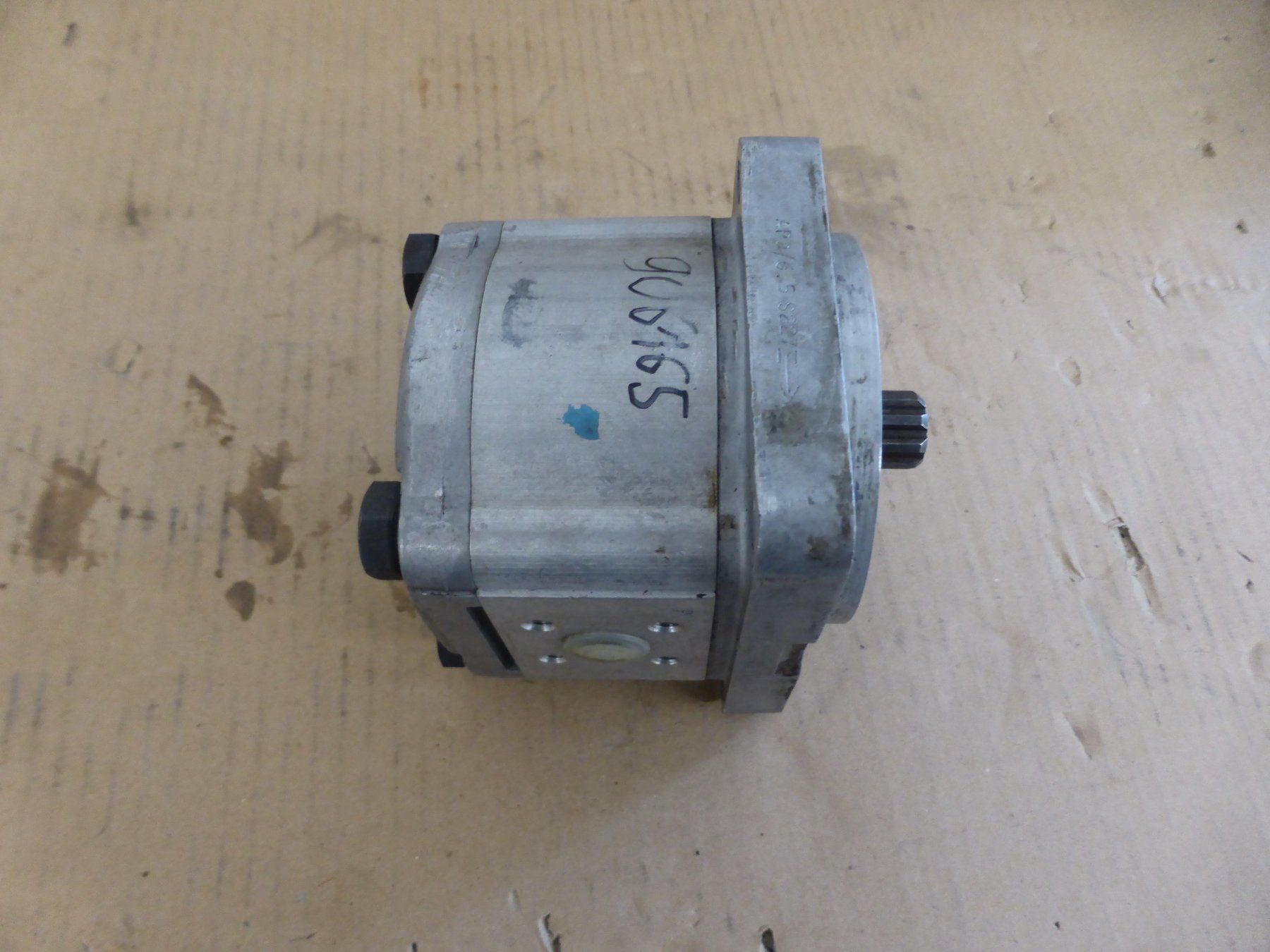 Pompe & Parti di ricambio: Hydraulik Pumpe / Hydraulikpumpe – Usato da Buttisholz venduto da Tortuga07 1