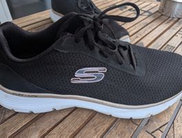 Skechers Damen Sneaker Schwarz Grösse 39 guter Zustand (run)