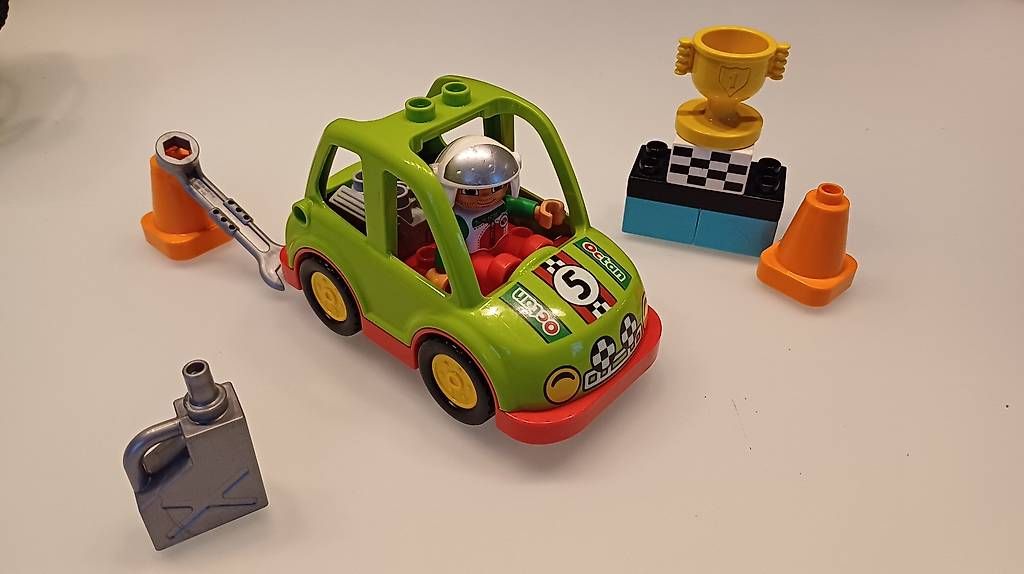 Giocattoli: Duplo voiture de course – Usato da Chevroux venduto da nad_b8yv