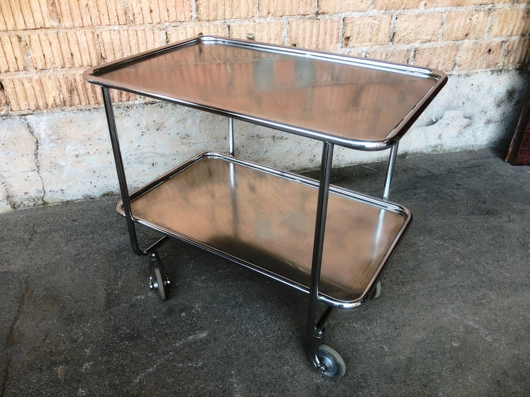 Valises & Sacs: Wagen Spital Operationswagen Mid-Century – D'occasion à Laufenburg par industrial-silence