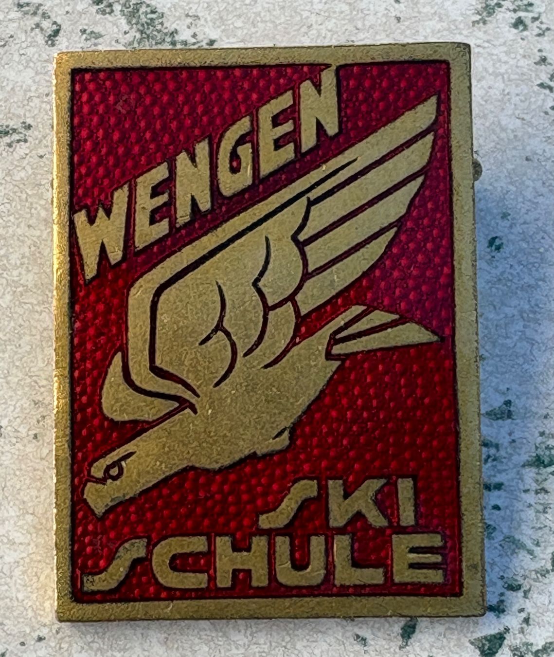 Placchette & Badge: Anstecknadel Wengen Skischule ca.1930 – Usato da Bern venduto da Smintheus