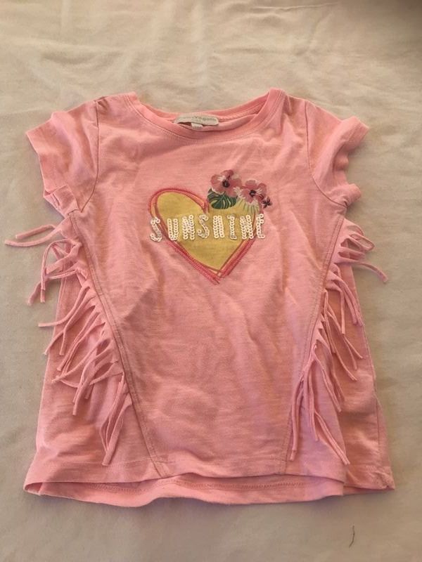 Blusen, T-Shirts & Tops: Mädchen T-Shirt Sunshine 110 – Gebraucht aus Bergdietikon von antovale
