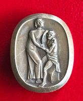 Relief - Abzeichen „Barmherzige Samarita“ Bronze, Gravur MM