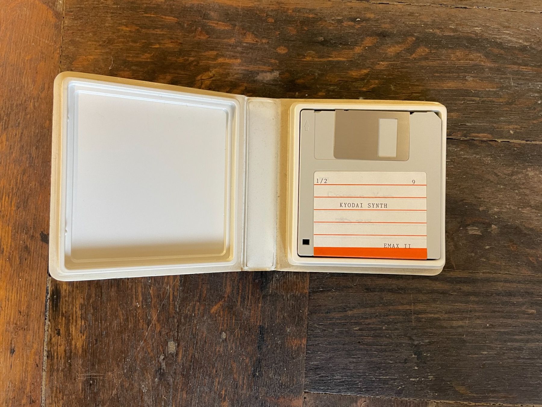 E-Mu Strumenti musicali: E-Mu EMAX II Floppy Library – Usato da Bern venduto da nomitzruk 4