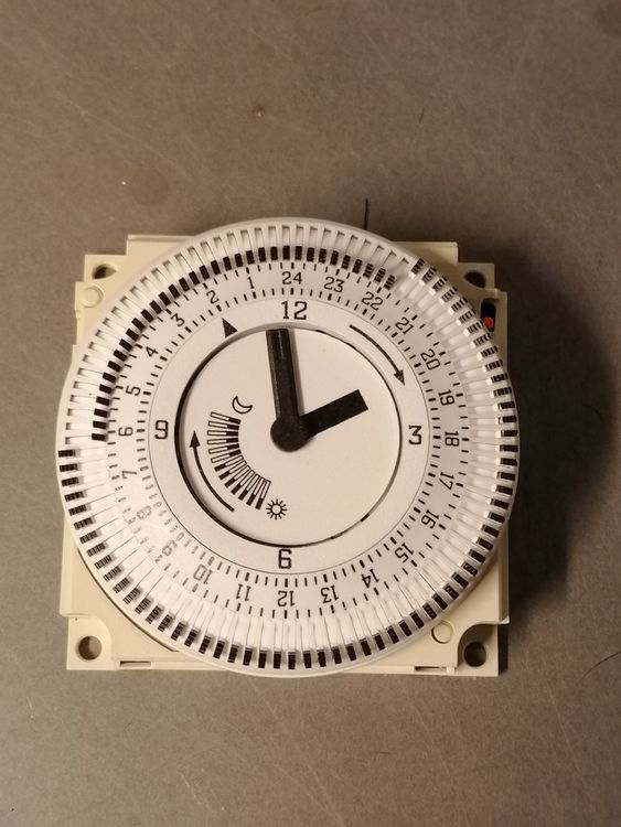 AUZ3.1Orologio analogico giornaliero per RVP200 - Portal