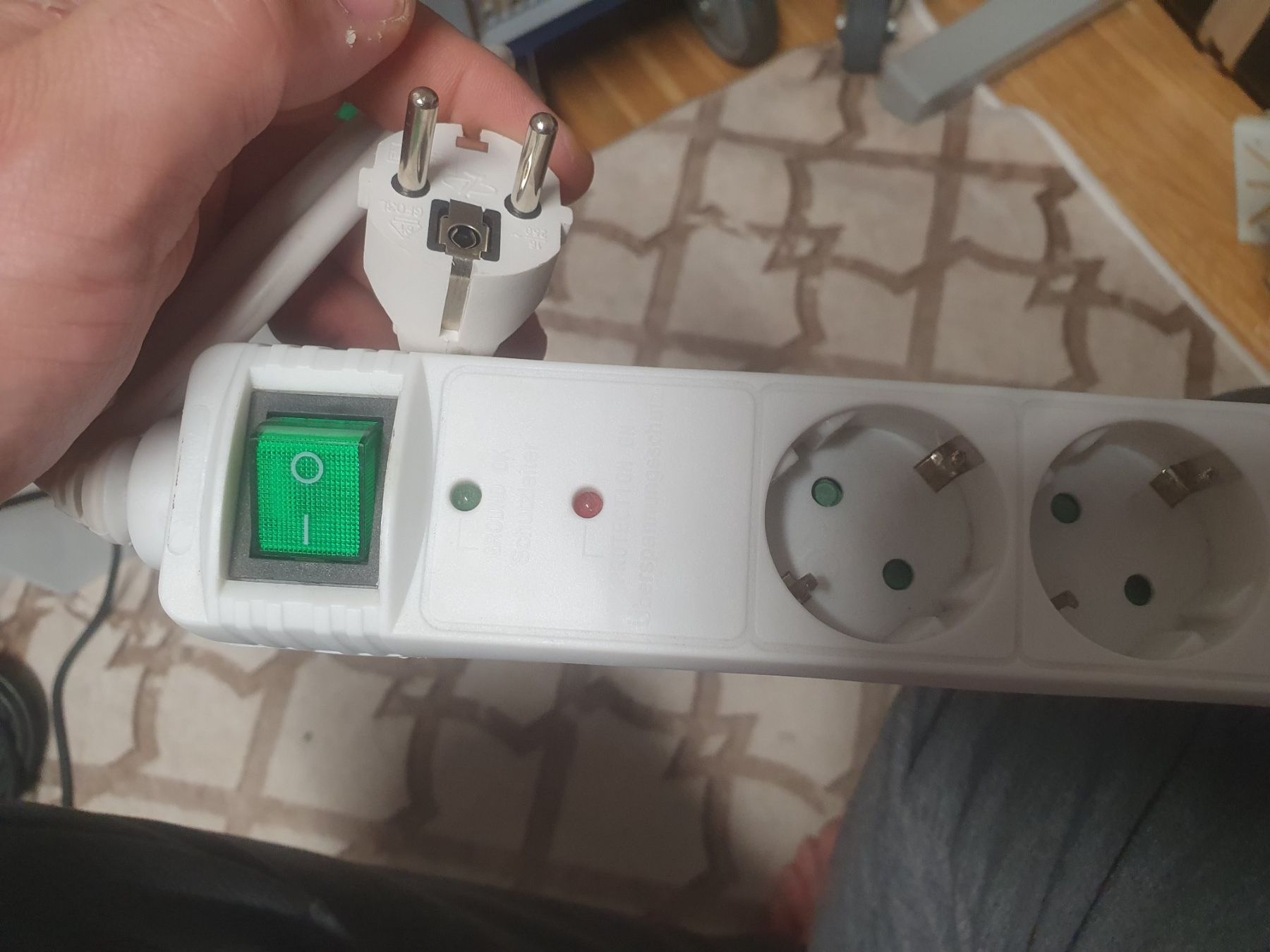 Spine: 6X SCHUKO STECKLEISTE mit SCHALTER – Usato da Zürich venduto da Alibaba1234 2