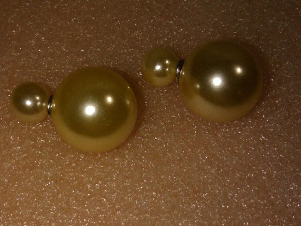 Boucles d'oreille: OHRRINGE MODESCHMUCK,,WEISS FARBE,,RUND FORM – Neuf (Voir description) à Basel par bijoutrie_4 3