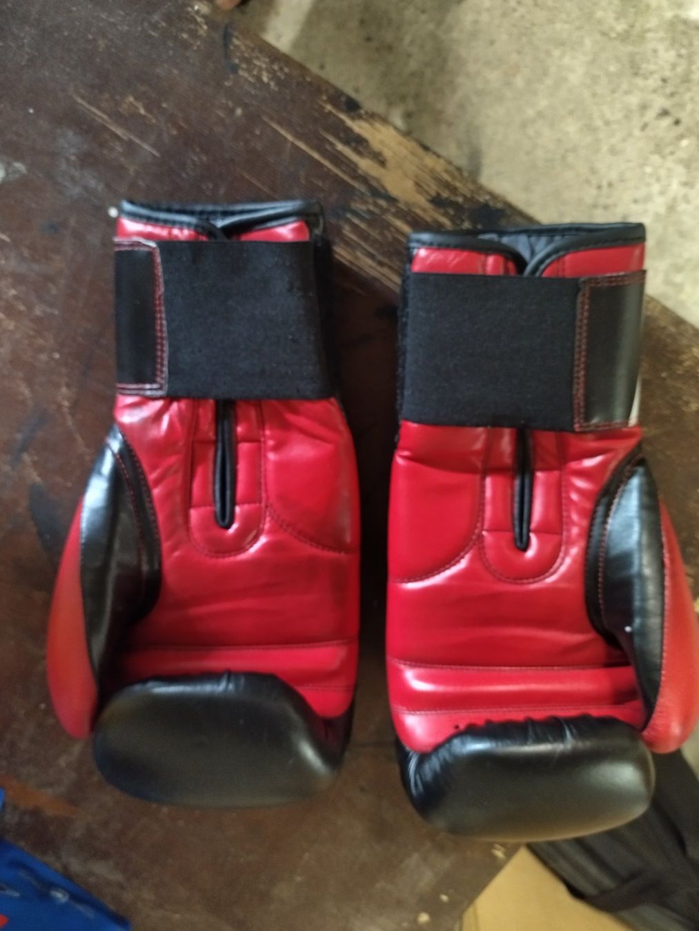 Sacchi da boxe: Boxsack plus 2x Boxhandschuhe – Usato da Emmenbrücke venduto da 65charly 2
