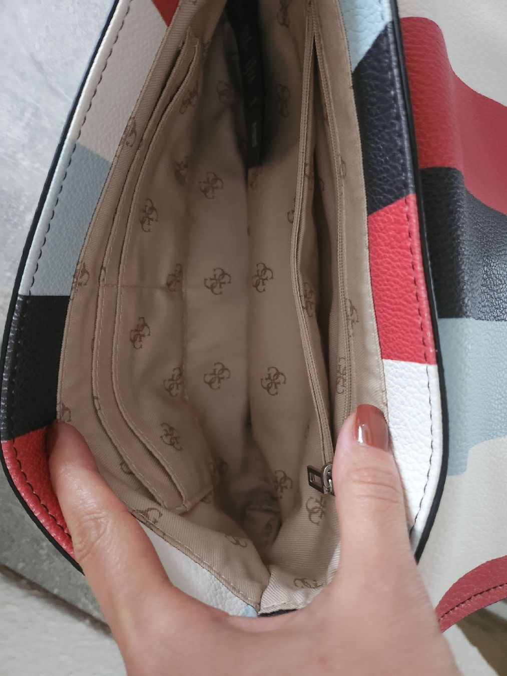 Guess Borse da donna: sac femme – Usato da Tramelan venduto da Andreia25 3