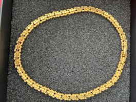 Collier doré vintage - Élégance et style intemporel ✨