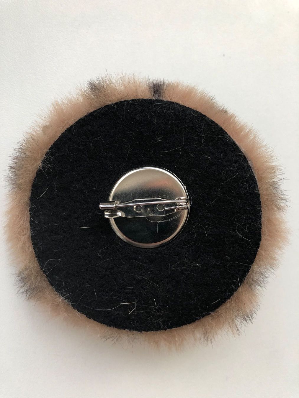 Broschen & Nadeln: Broche – Neu und originalverpackt aus Vouvry von tintin2308 1