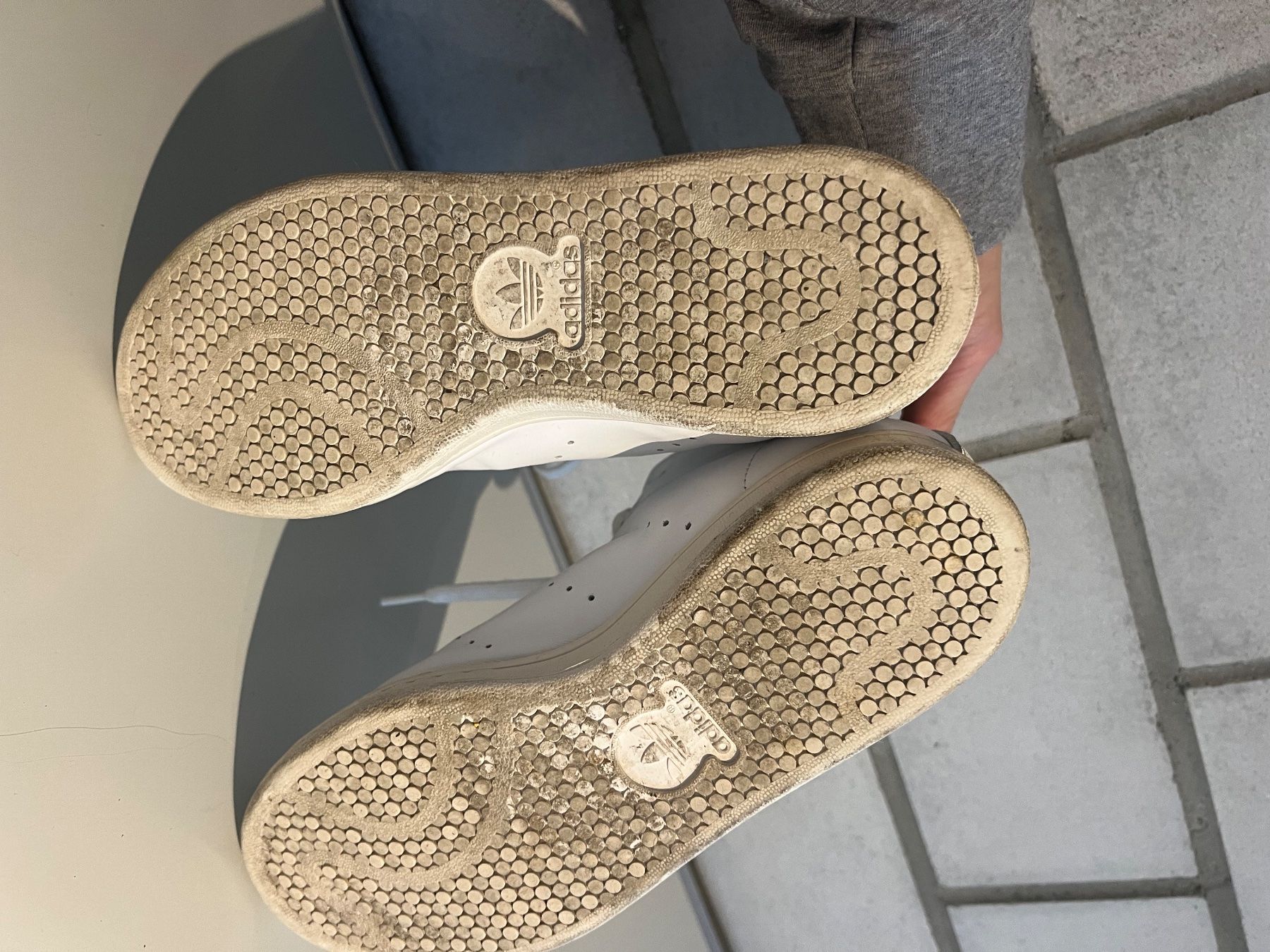Adidas Scarpe da donna: Stand Smith Adidas Schuhe Gr 39.5 – Usato da Biel/Bienne venduto da Jobu03 3