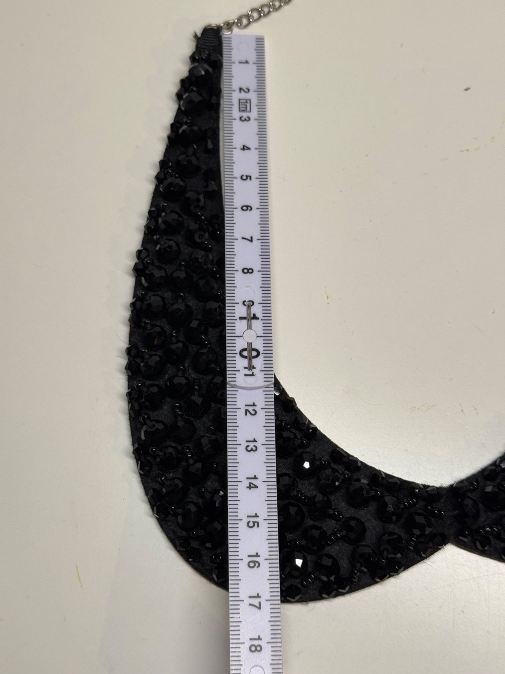 Ketten: Schwarzer Kragen mit Strasssteinen – Gebraucht aus Grosswangen von shoes.bags.and.co 3