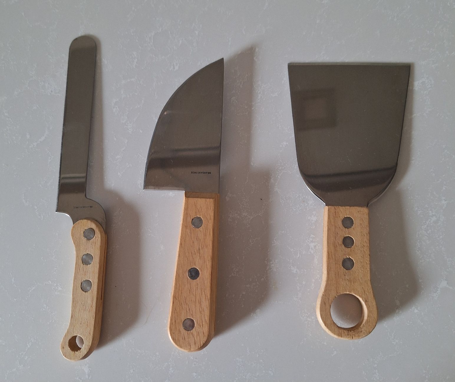 Set di posate: Set per tagliare formaggio – Nuovo (secondo la descrizione) da Mesocco venduto da pb123